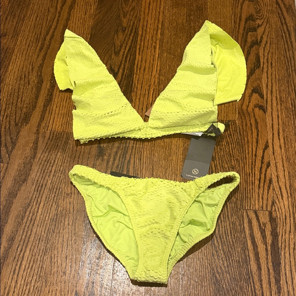 Vix paulahermany lime colored bikini